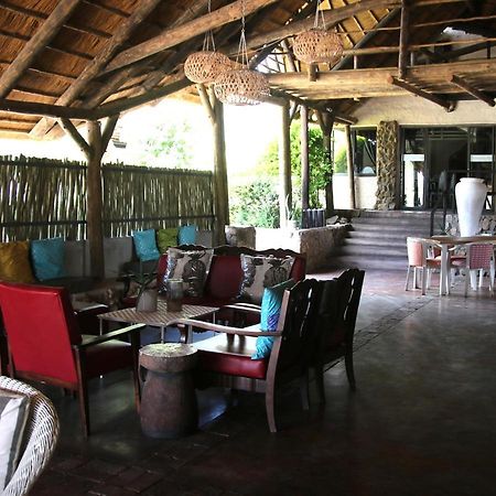 Etotongwe Lodge Оучо Экстерьер фото