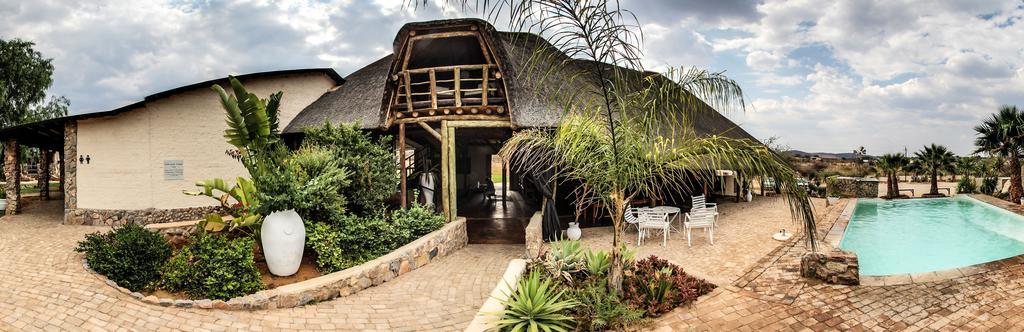 Etotongwe Lodge Оучо Экстерьер фото