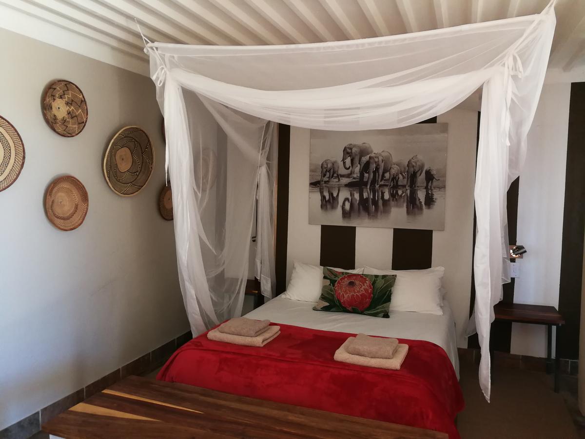 Etotongwe Lodge Оучо Экстерьер фото