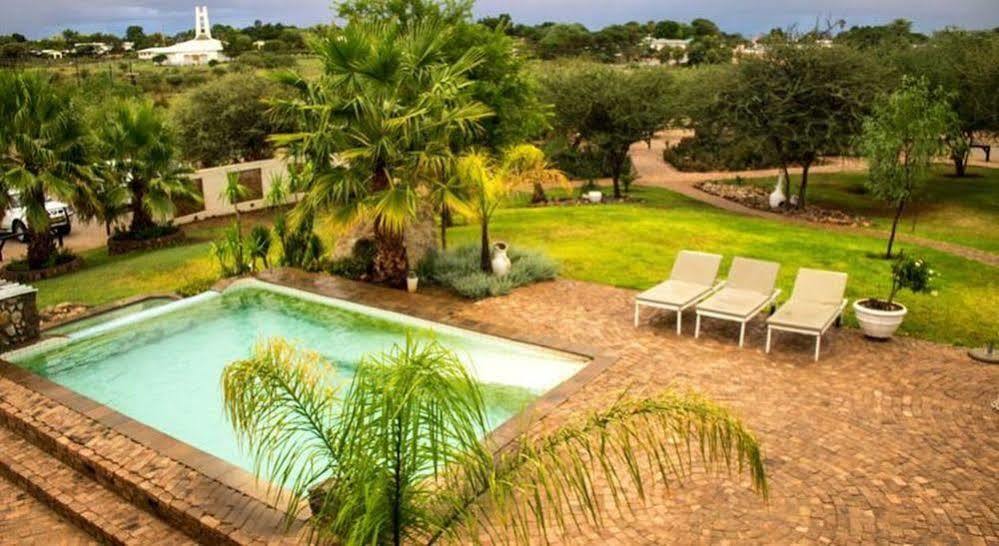 Etotongwe Lodge Оучо Экстерьер фото